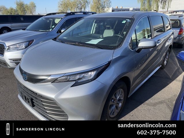 2022 Toyota Sienna XLE