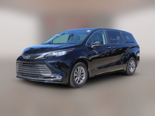 2022 Toyota Sienna XLE