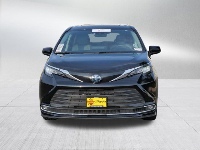 2022 Toyota Sienna XLE