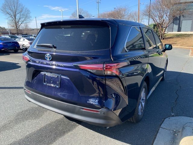 2022 Toyota Sienna XLE