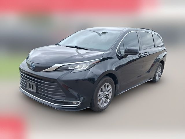 2022 Toyota Sienna XLE