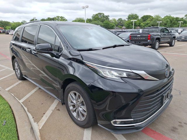 2022 Toyota Sienna XLE