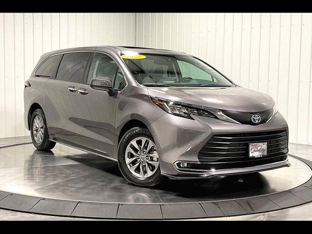 2022 Toyota Sienna XLE