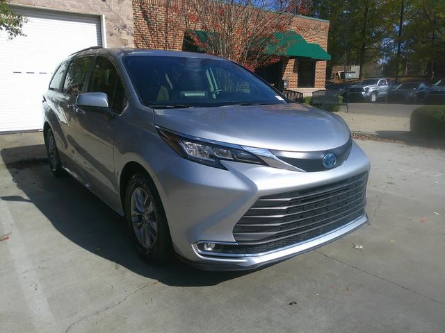 2022 Toyota Sienna XLE