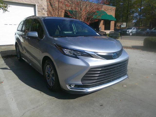 2022 Toyota Sienna XLE