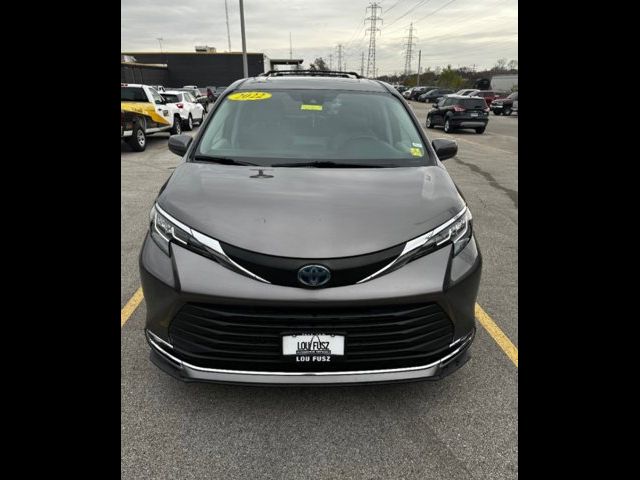 2022 Toyota Sienna XLE