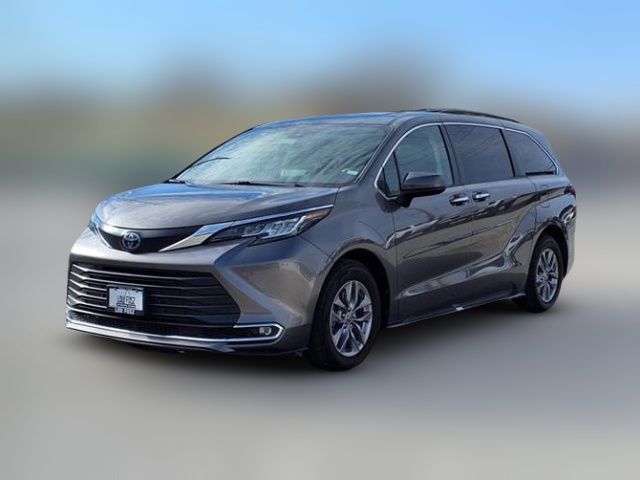 2022 Toyota Sienna XLE