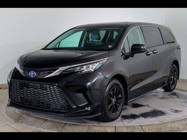 2022 Toyota Sienna XLE