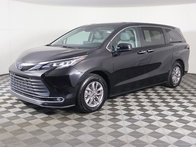 2022 Toyota Sienna XLE