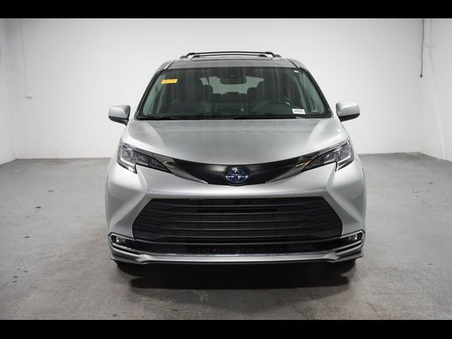 2022 Toyota Sienna XLE