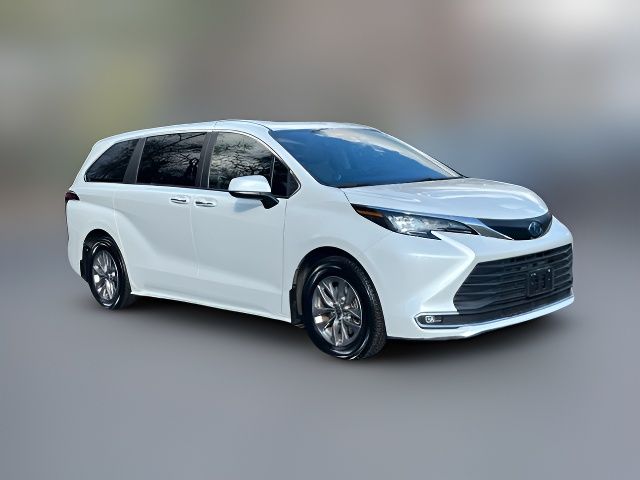 2022 Toyota Sienna XLE