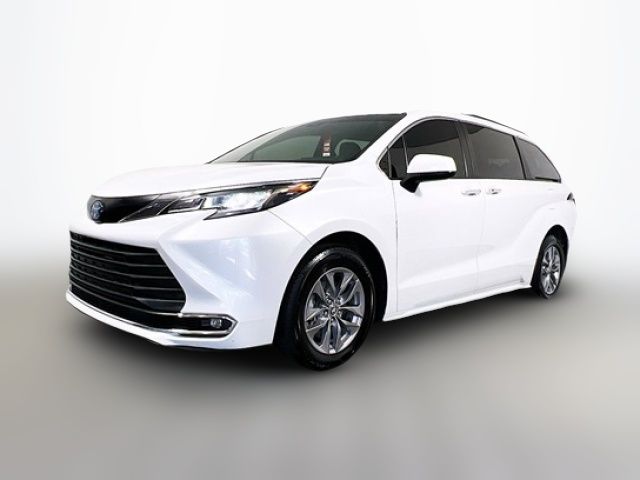 2022 Toyota Sienna XLE