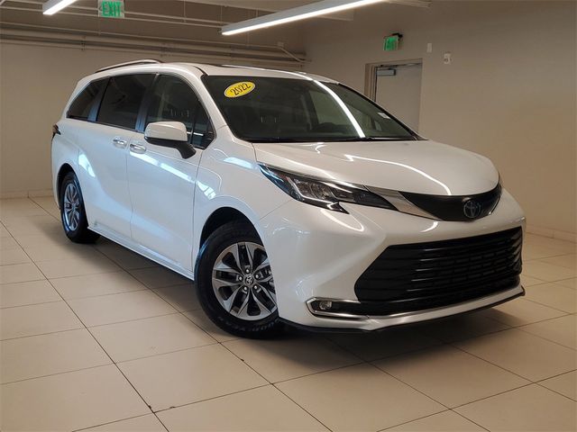 2022 Toyota Sienna XLE