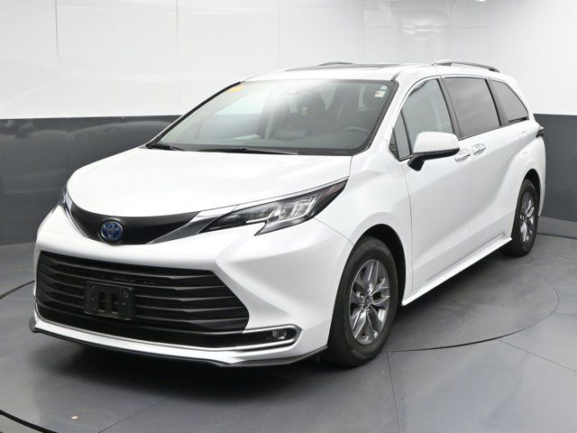 2022 Toyota Sienna XLE