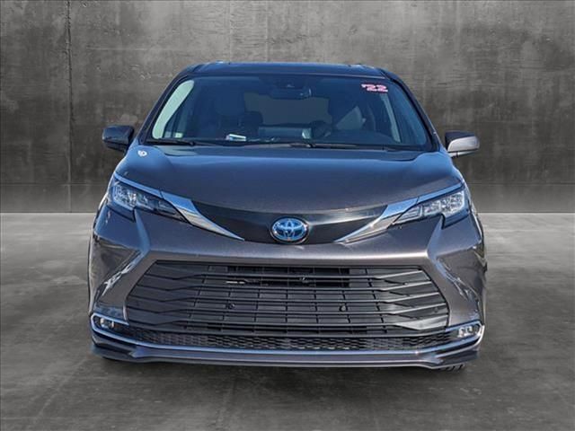 2022 Toyota Sienna XLE