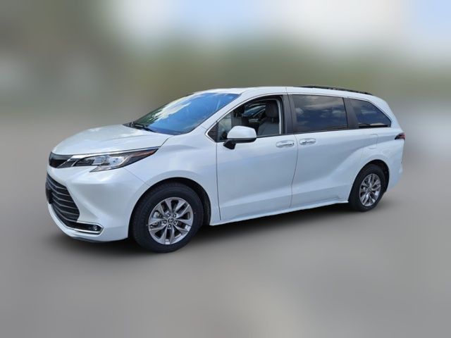 2022 Toyota Sienna XLE