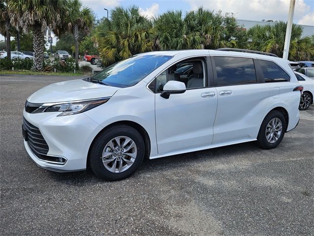 2022 Toyota Sienna XLE