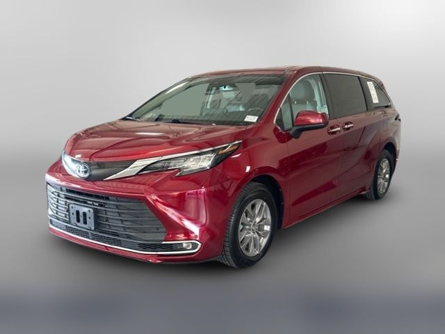 2022 Toyota Sienna XLE