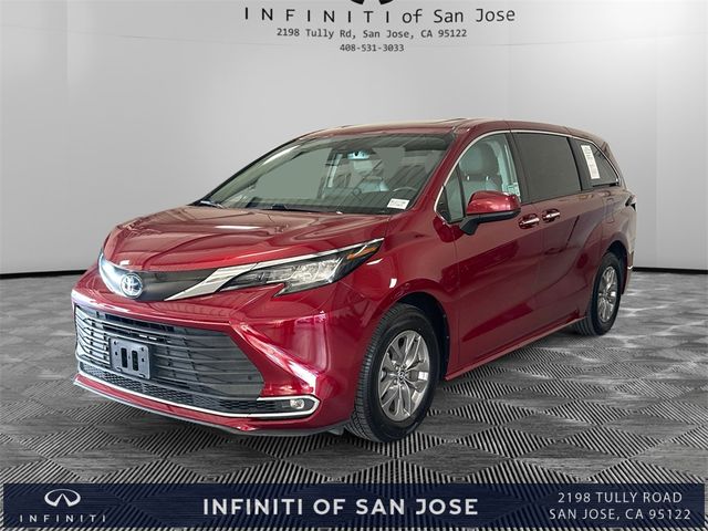 2022 Toyota Sienna XLE