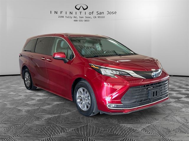 2022 Toyota Sienna XLE