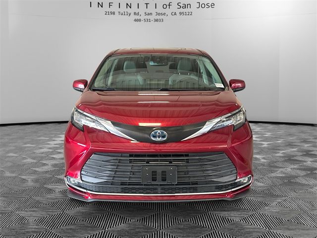 2022 Toyota Sienna XLE