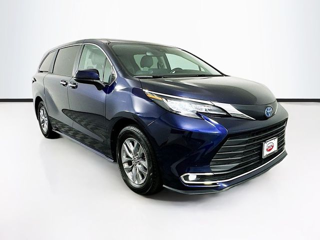 2022 Toyota Sienna XLE