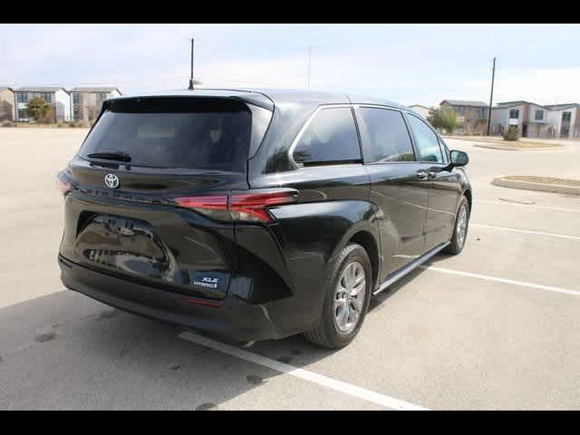 2022 Toyota Sienna XLE