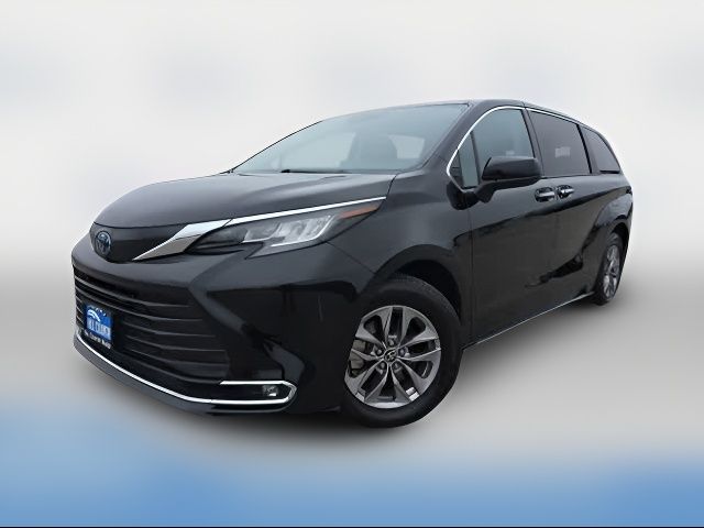 2022 Toyota Sienna XLE