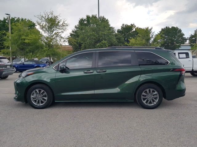 2022 Toyota Sienna XLE