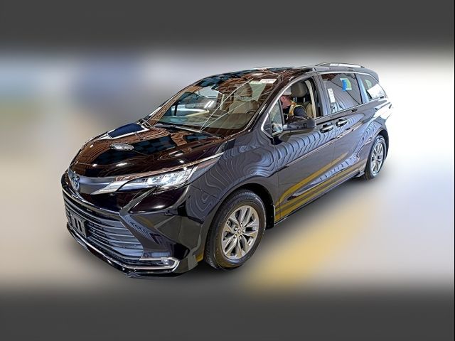 2022 Toyota Sienna XLE