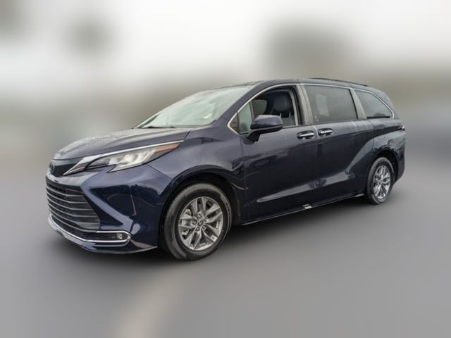 2022 Toyota Sienna XLE