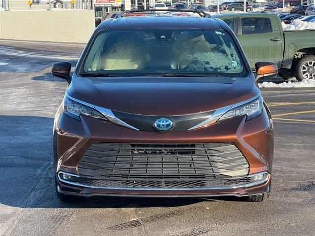 2022 Toyota Sienna XLE