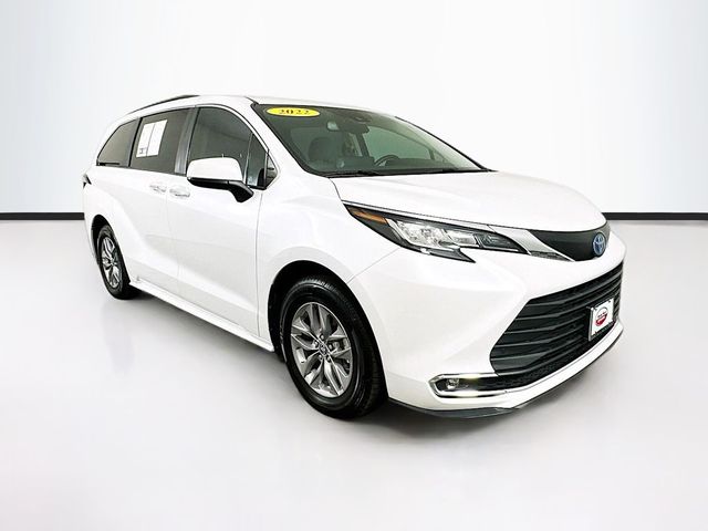 2022 Toyota Sienna XLE