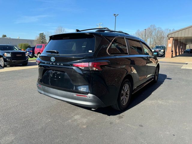 2022 Toyota Sienna XLE