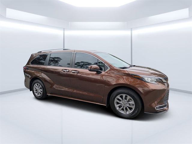 2022 Toyota Sienna XLE