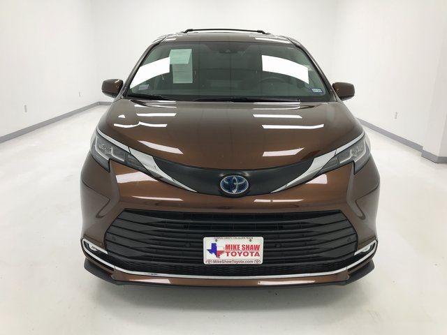 2022 Toyota Sienna XLE