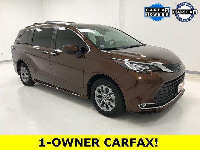 2022 Toyota Sienna XLE