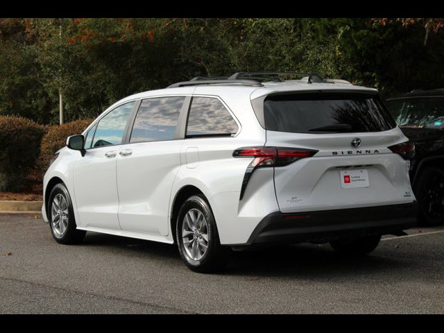 2022 Toyota Sienna XLE