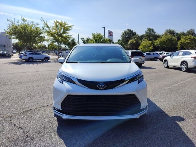 2022 Toyota Sienna XLE