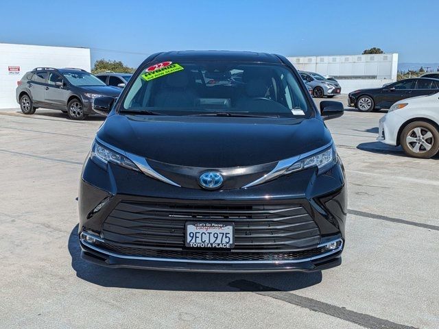 2022 Toyota Sienna XLE