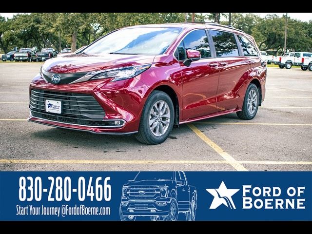 2022 Toyota Sienna XLE