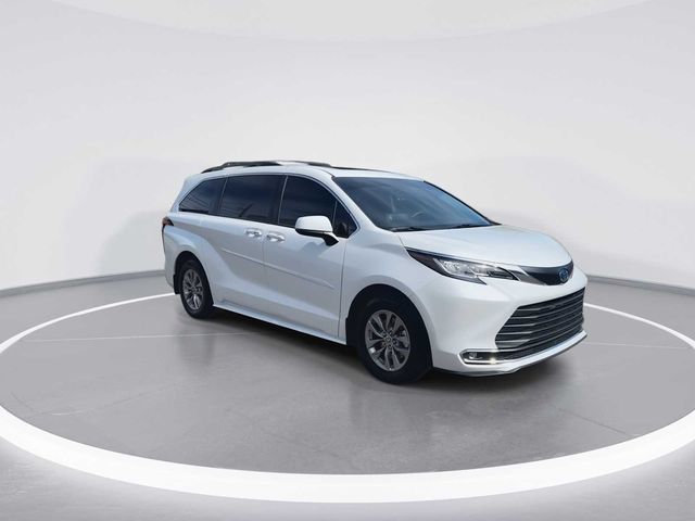 2022 Toyota Sienna XLE