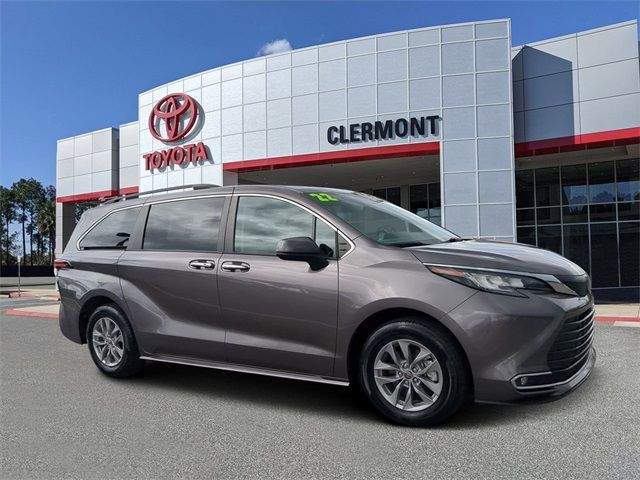 2022 Toyota Sienna XLE