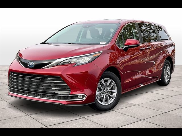 2022 Toyota Sienna XLE