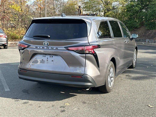 2022 Toyota Sienna XLE