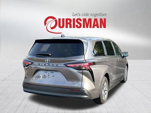 2022 Toyota Sienna XLE