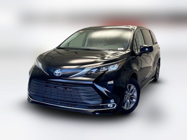 2022 Toyota Sienna XLE