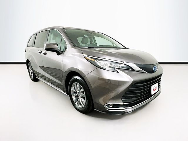 2022 Toyota Sienna XLE