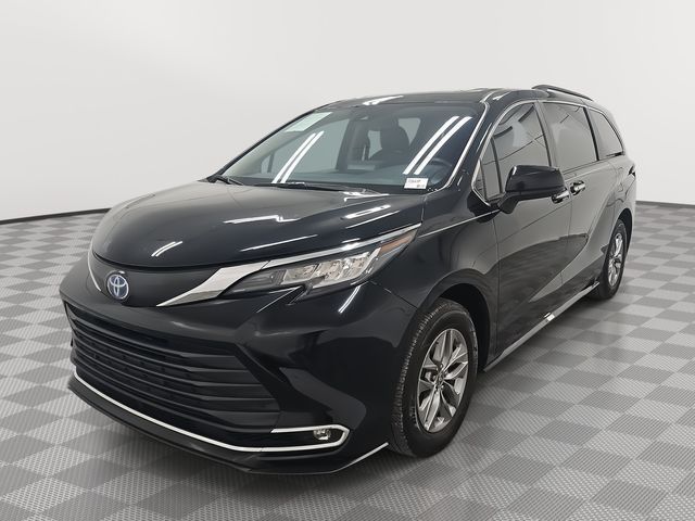 2022 Toyota Sienna XLE