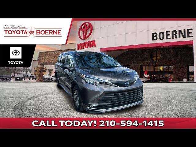 2022 Toyota Sienna XLE